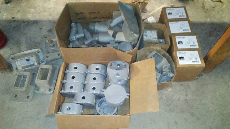 lot 256 image: Cast Fixtures (approx. 36)