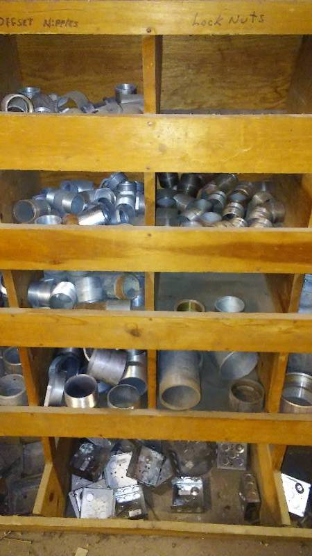 lot 278 image: Assortment of Galvanized andor zinc plated fittings. � See pictures for full detail