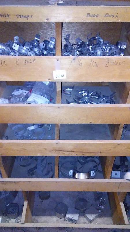 lot 282 image: Assortment of Galvanized andor zinc plated fittings � See pictures for full detail