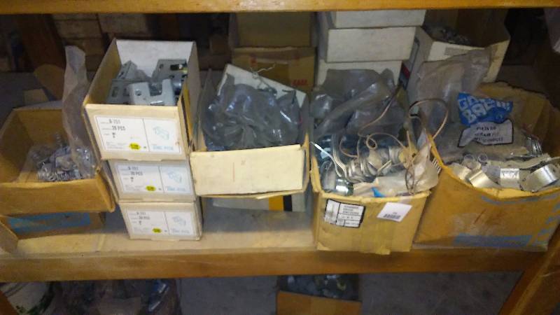lot 290 image: Mounting Hardware Lot � See pictures