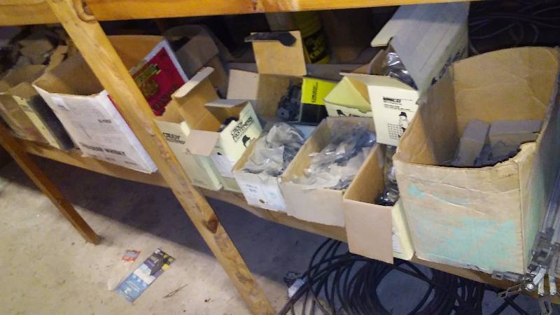 lot 292 image: Lot of Caddy Fasteners, size and length vary