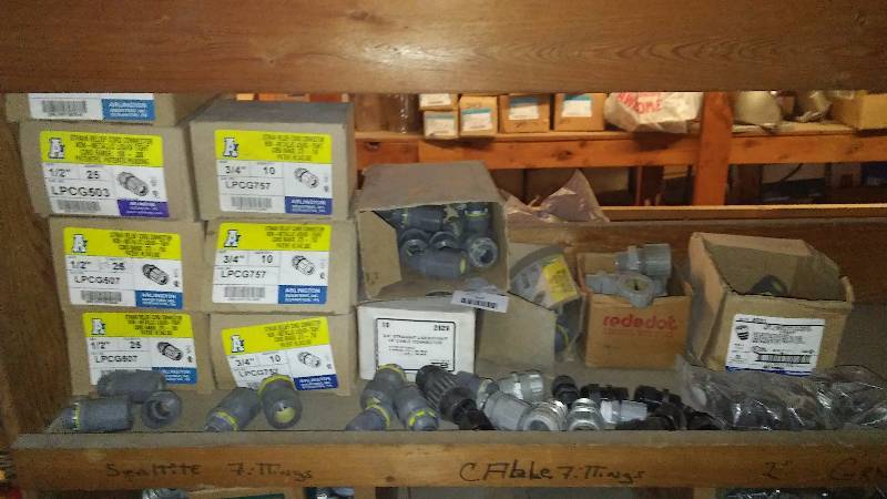 lot 307 image: Strain Relief Cord Connector, Non-Metallic, Liquid-tight, � and � inch