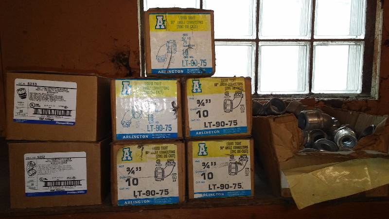 lot 346 image: � inch Liquid Tight Conduit Connector, elbows and straights