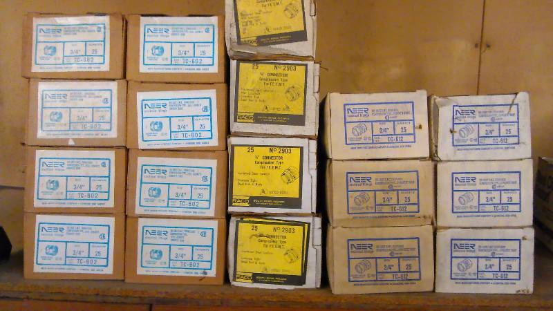lot 378 image: � Inch Connector Compression Type, 25 per Box (18 Boxes)