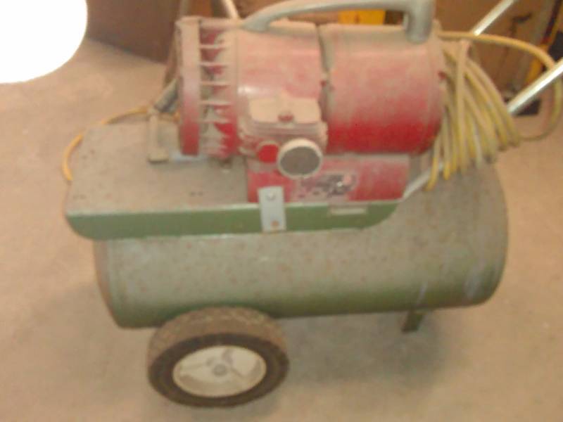 lot 531 image: Air Compressor � Powers up by Bell and Gossett, � HP, 1725 RPM