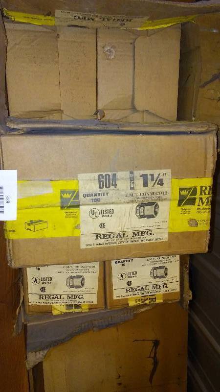 lot 389 image: 1 � Inch E.M.T. Connector Compression Type (280)