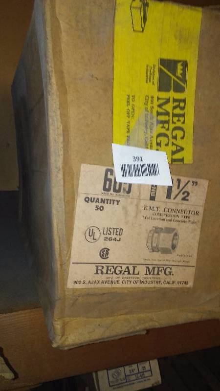 lot 391 image: 1 � inch E.M.T.  Compression Type (50)