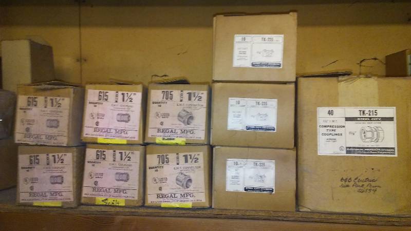 lot 394 image: 1 � Inch E.M.T. Screw Type Couplers and Compression Type Couplers (130)