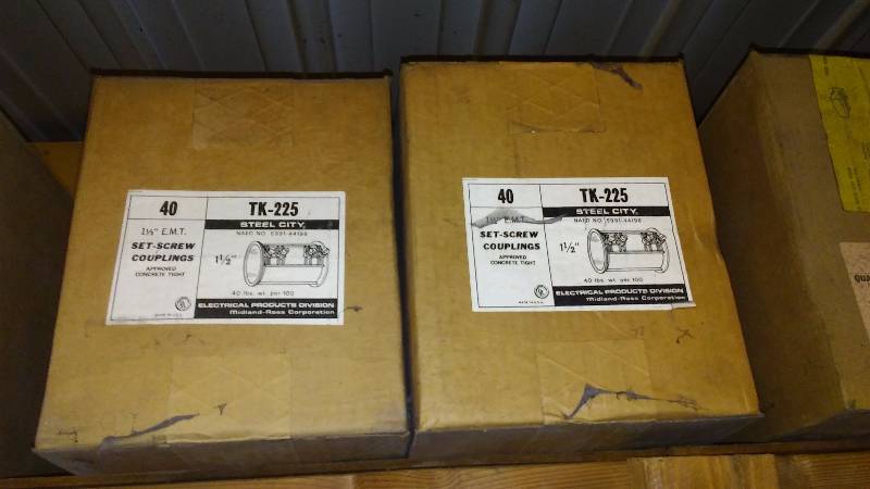 lot 396 image: 1 � set screw coupling (2 cases of 40)