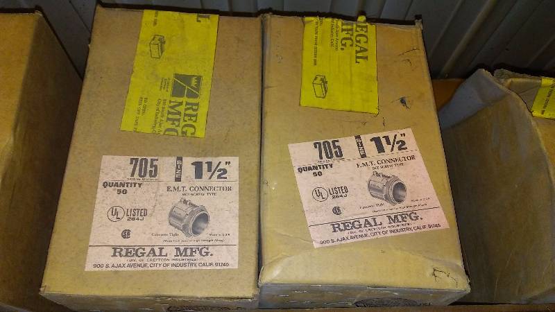 lot 397 image: 1 � Inch Screw Type Connector (2 cases of 50)