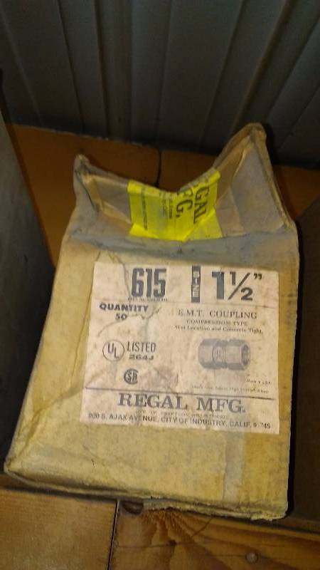 lot 398 image: 1 � Inch E.M.T. Coupling (1 case of 50)