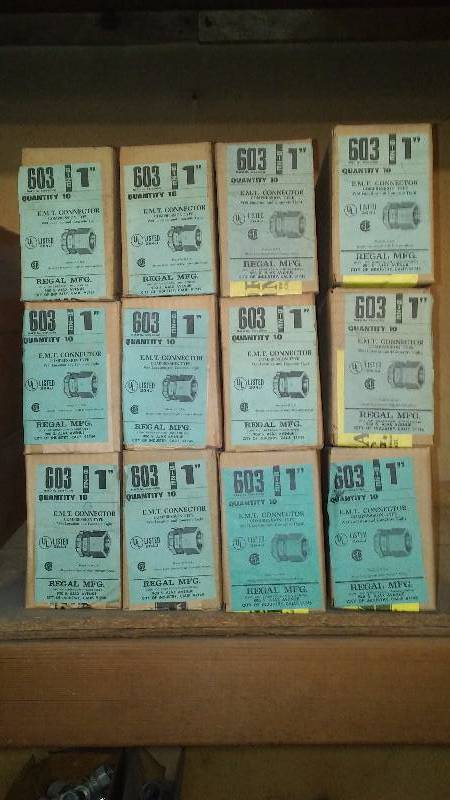 lot 399 image: 1 Inch E.M.T.  Connector Compression Type (12 cases of 10)