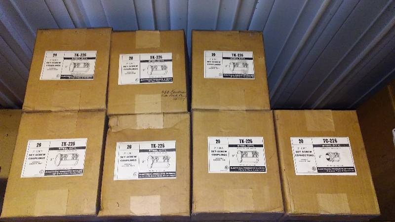 lot 419 image: 2 Inch Set Screw Couplings (7 cases of 20)