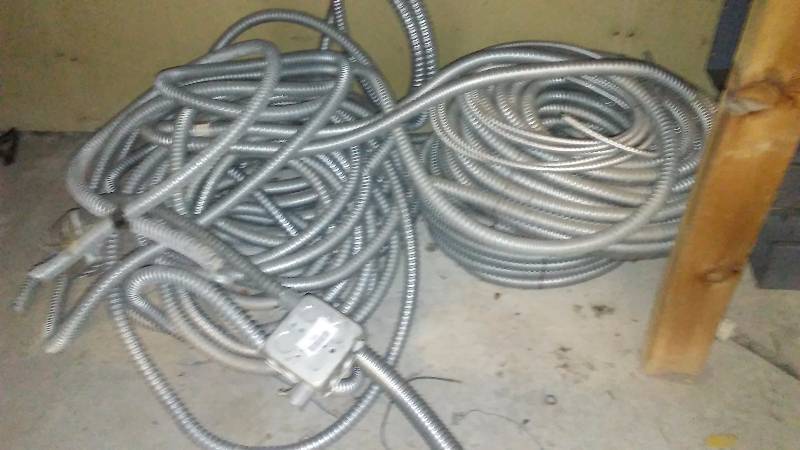 lot 426 image: Flexible Metal Conduit � various size and length