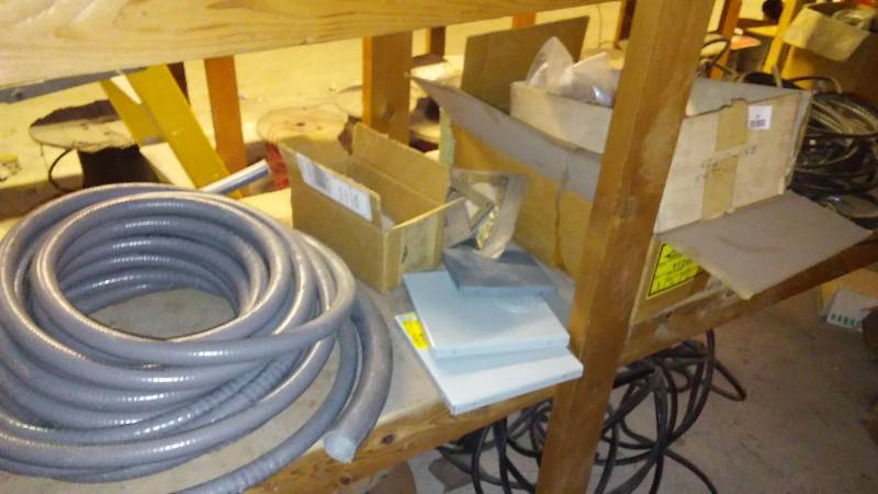 lot 430 image: Southwire Titan � Inch Heat Shrink and more