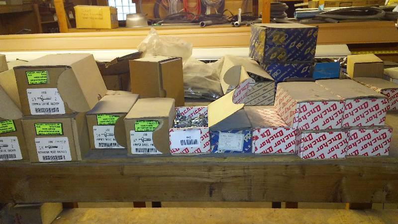 lot 441 image: 100 ct. box of � Inch Mushroom Head Anchors (6 boxes total) Nylon truck rivets � x 3 inch (partial box), and 100ct. box of � x 1 inch Hammer Drive Anchors (6 boxes total)