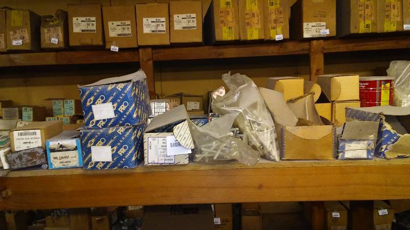 lot 448 image: Mushroom Head and Nylon Anchors