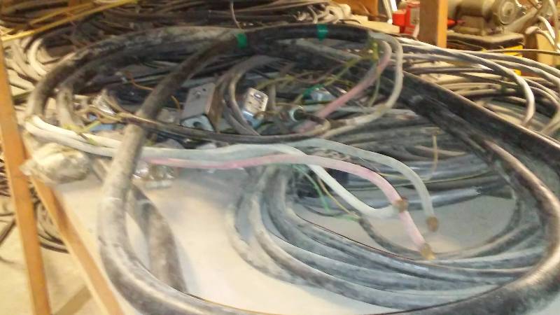 lot 494 image: Large lot of Misc. Wire � size and length very
