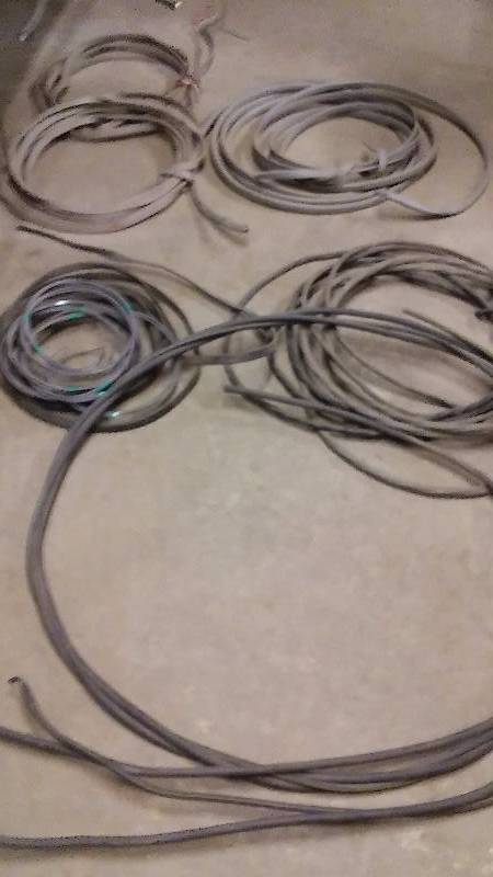 lot 500 image: Coils of Electrical Wire � See pictures for details