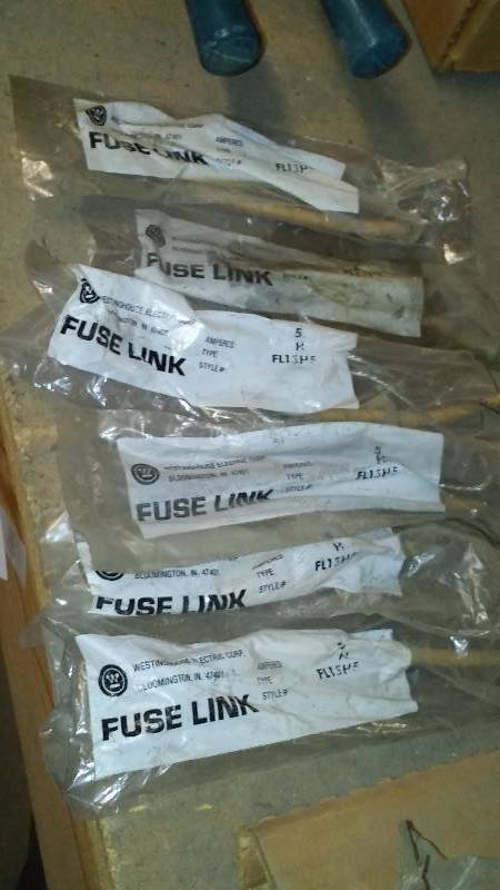 lot 503 image: Fuse Links (6)