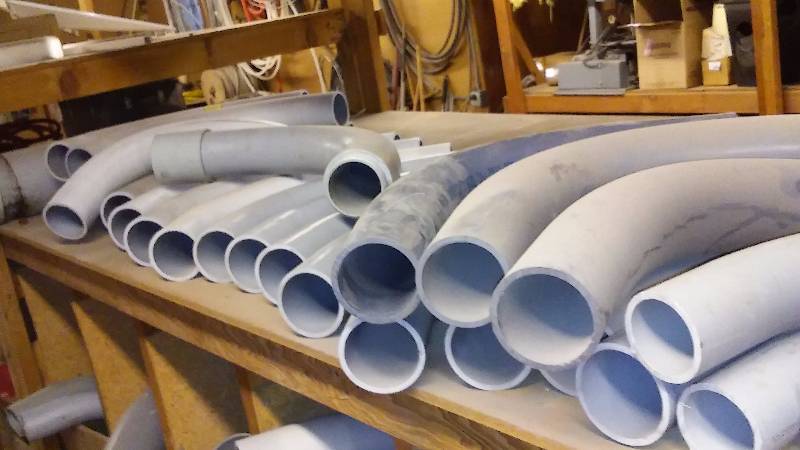 lot 508 image: PVC Conduit Elbows (25) 3 Inch and some 2.5 inch 6 inch slip joint