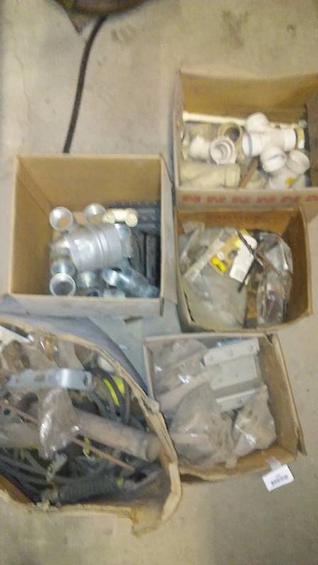 lot 518 image: Misc. Brackets, router pieces and hardware