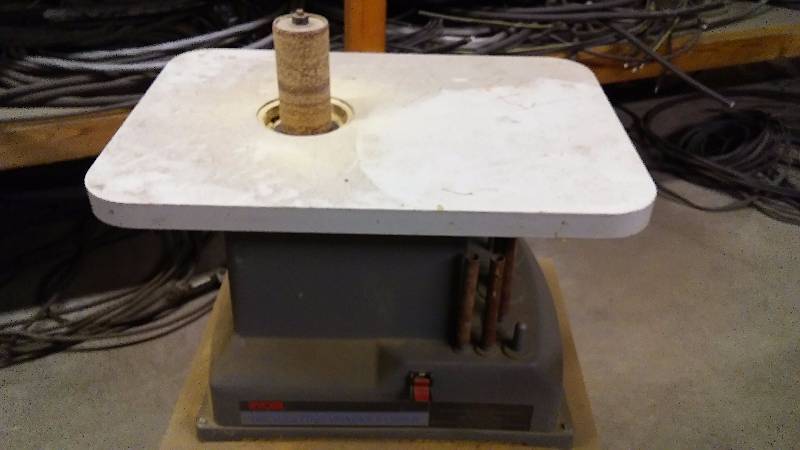 lot 524 image: Ryobi Oscillating Spindle Sander on Iron Horse Stand