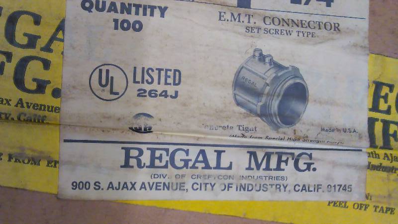 lot 376 image: 2 Cases of 100, 1 � inch E.M.T. Connector Set Screw Type