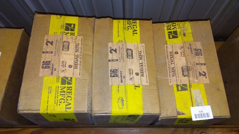 lot 406 image: 2 Inch E.M.T.  Coupling Compression Type (3 cases of 25)