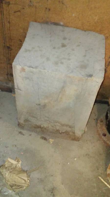 lot 585 image: 20 x12 x 11 Inch Solid Wood Piece