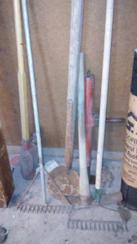 lot 588 image: Misc. Hand Tools, Pic Axe Etc.�