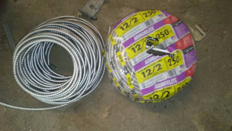 lot 598 image: Armor Lite Solid Metal Clad Cable 122 250 ft.  New roll and opened roll