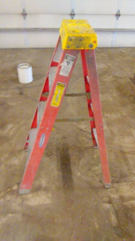 lot 638 image: 4 ft. Step Ladder