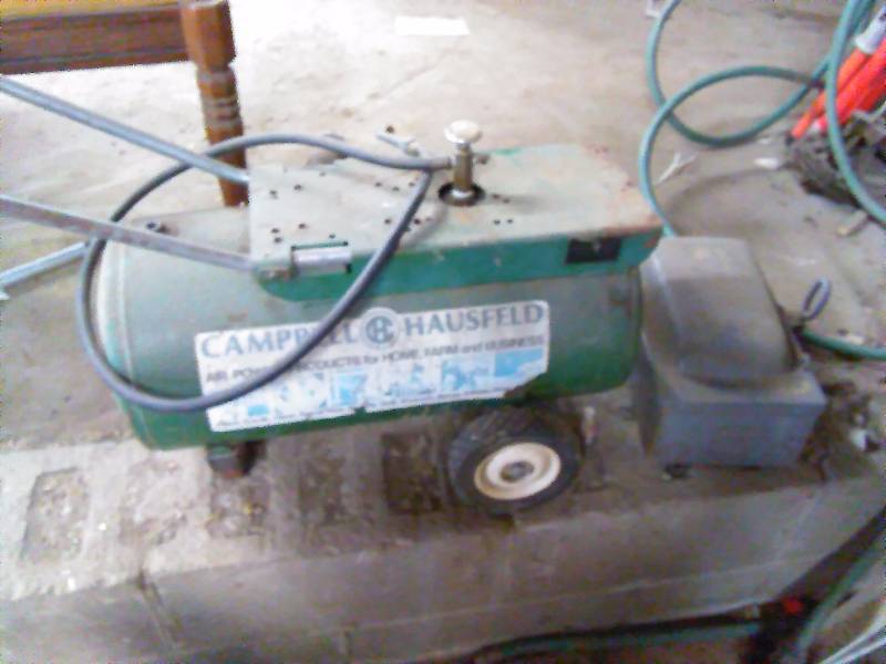 lot 639 image: Air Tank, 3 phase Power Box