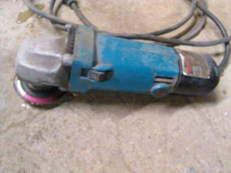 lot 640 image: Handheld Grinder