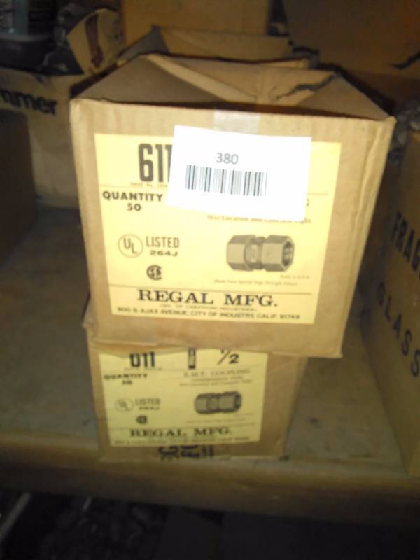 lot 380 image: � Inch Offset E.M.T. Connector (175) and � Inch E.M.T. Coupler (200)