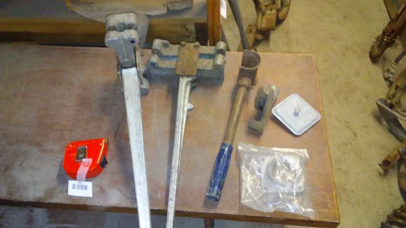 lot 663 image: Pipe bending Hand Tools