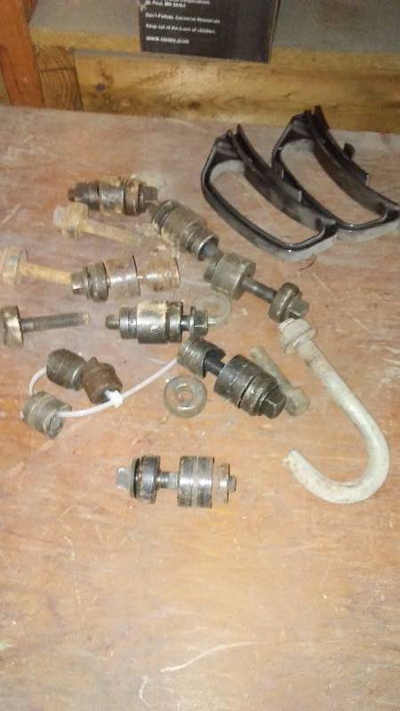 lot 674 image: 1 Inch Knock Out Hole Saw Blade (7) plus parts