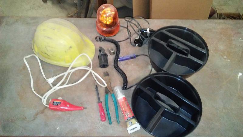 lot 688 image: Tools, Caddy Carriers, Helmet