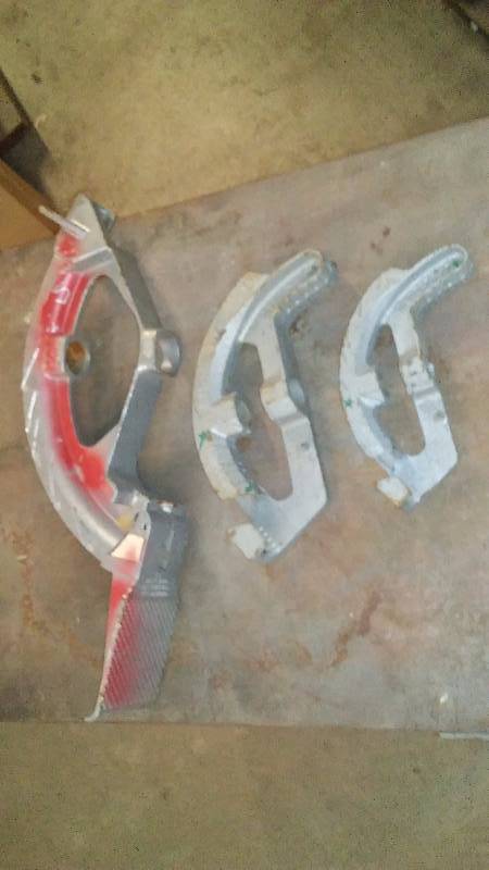 lot 696 image: Pipe Bending Heads, �, � and 1 � Inches