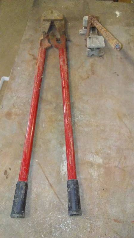 lot 697 image: 42-Inch Bolt Cutter and pipe bender