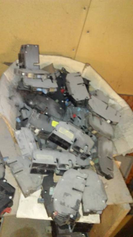 lot 706 image: Breaker Switches � See Pictures for details