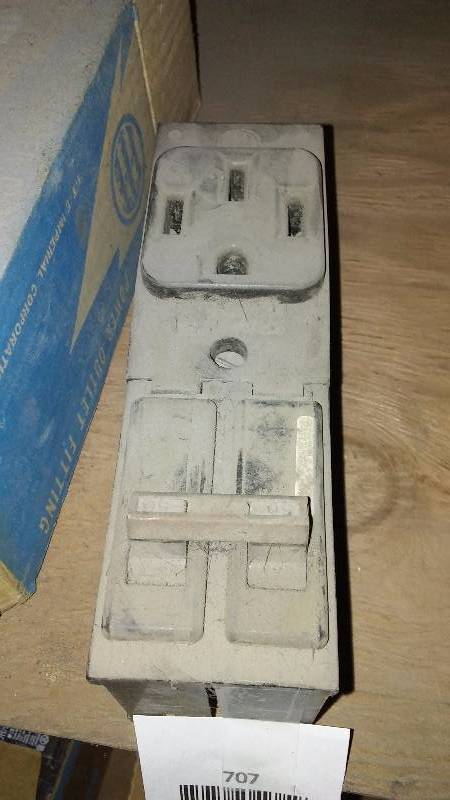 lot 707 image: Breaker Switches � See Pictures for details