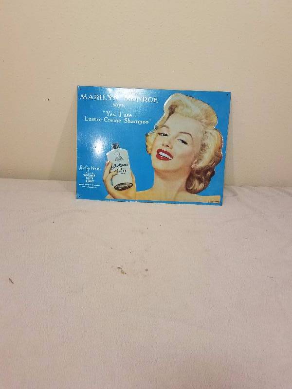 Marilyn Monroe Sign