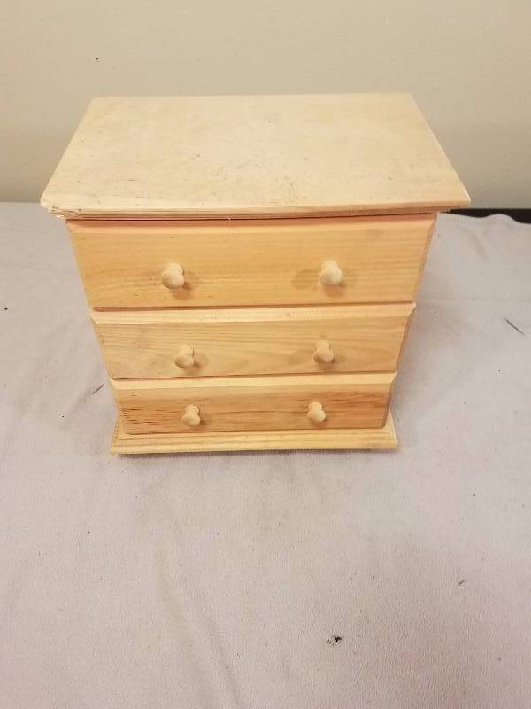 Doll Dresser