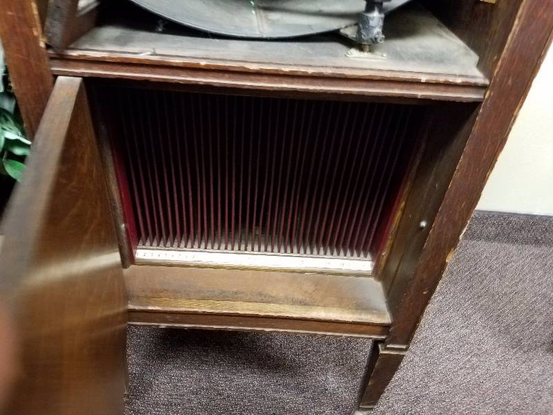 Edison Circa 1916 Phonograph Working