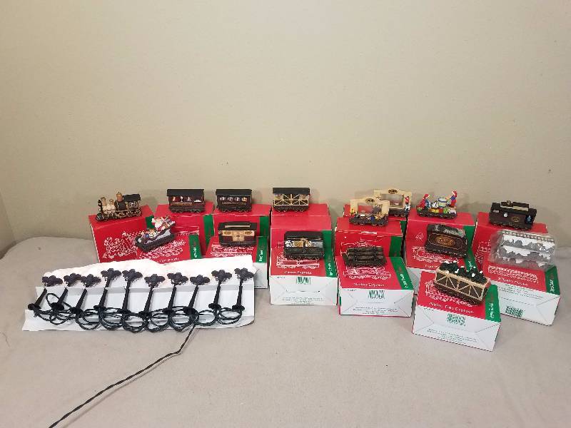 1998 Home Town Express Figurine Set