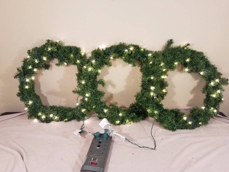 3 22 inch Light Wreaths