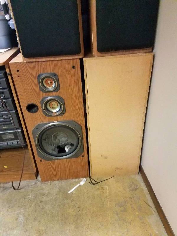Stereo System with 6 speakers