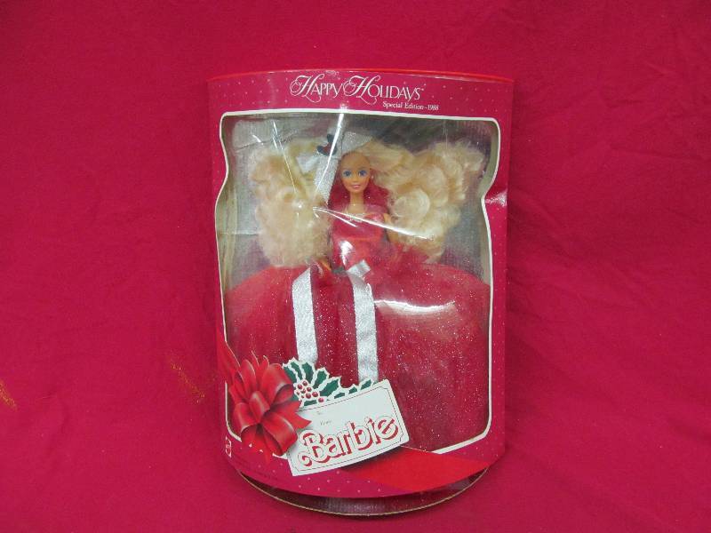 lot 4 image: Barbie collectible